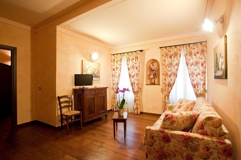 Residenza Palazzo Saloni Montalcino