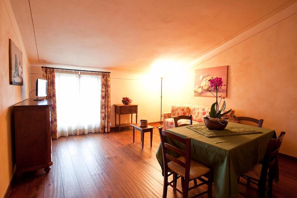 Residenza Palazzo Saloni 3* Montalcino